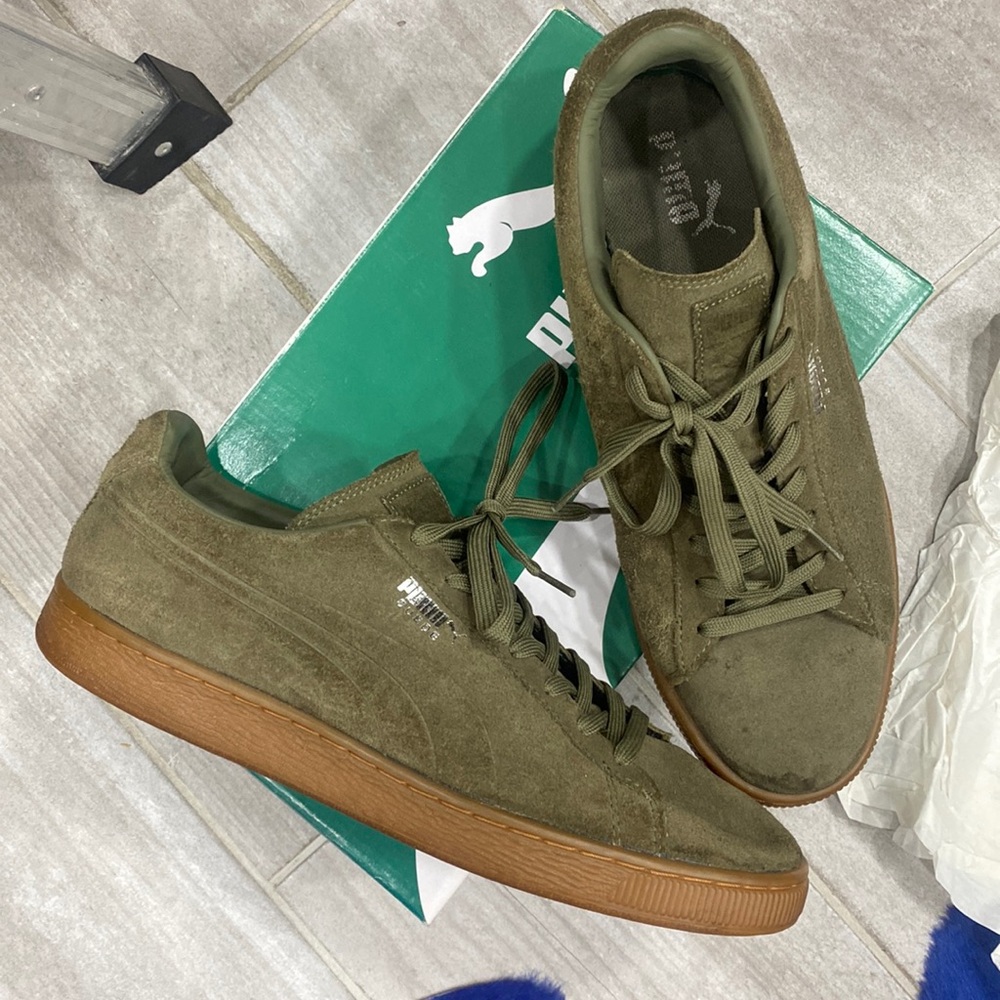 Puma suede emboss sneakers